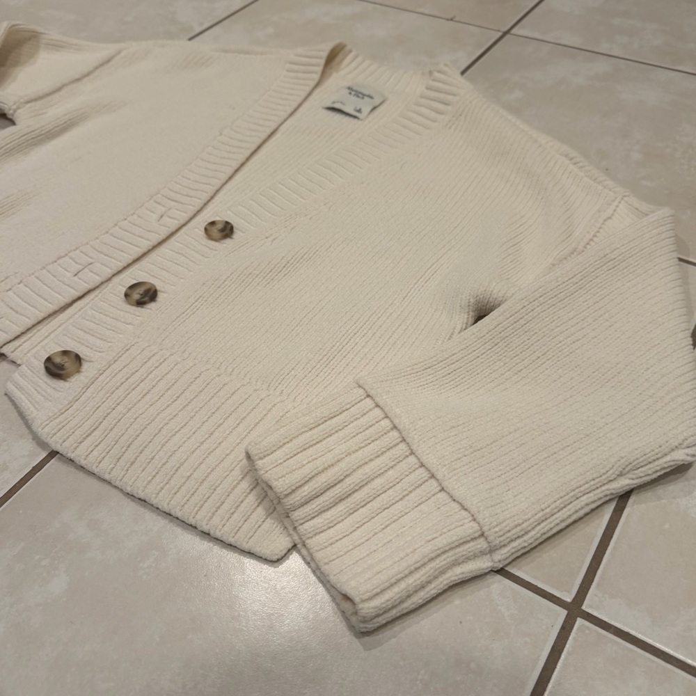 Abercrombie & Fitch Cream Chunky Button Cardigan - Picture 3 of 5